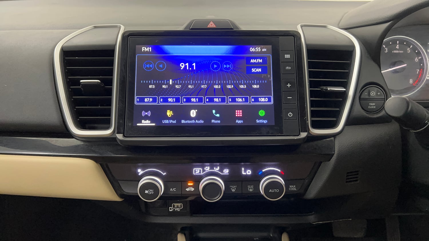 Used 2022 Honda City V CVT Petrol Petrol Automatic interior MUSIC SYSTEM & AC CONTROL VIEW