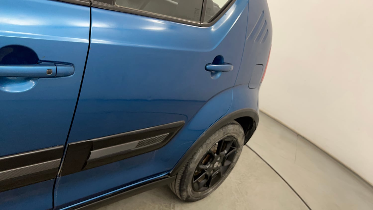 Used 2018 Maruti Suzuki Ignis Zeta 1.2 AMT Petrol Automatic dents MINOR SCRATCH