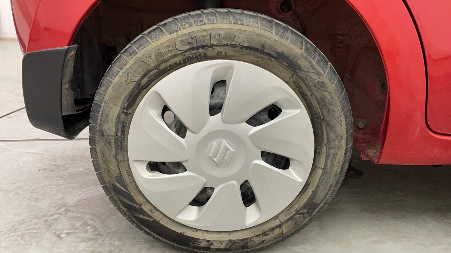 Used 2021 Maruti Suzuki Celerio VXi Petrol Manual tyres RIGHT REAR TYRE RIM VIEW
