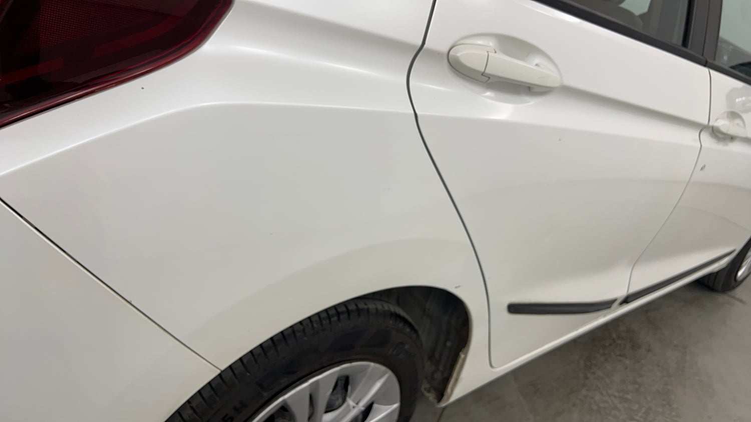 Used 2016 Honda Jazz SV Petrol Petrol Manual dents MINOR SCRATCH