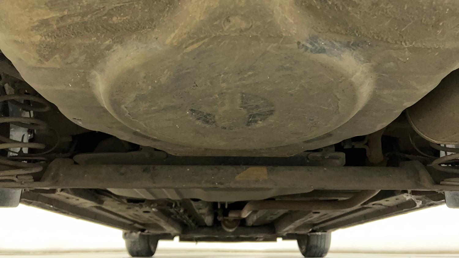 Used 2020 Tata Altroz XZ Petrol Petrol Manual extra REAR UNDERBODY VIEW (TAKEN FROM REAR)