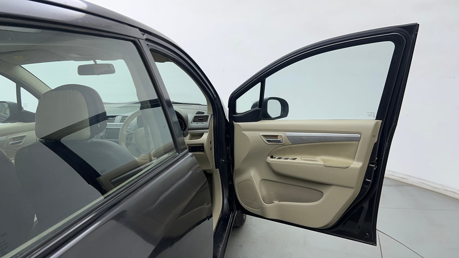 Used 2018 Maruti Suzuki Ertiga VXI Petrol Manual interior RIGHT FRONT DOOR OPEN VIEW