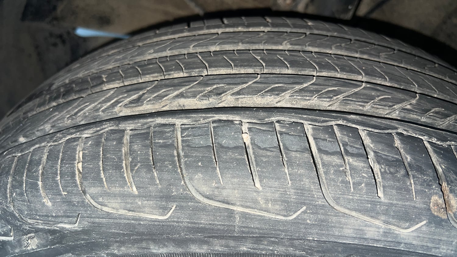 Used 2023 Maruti Suzuki Fronx Delta Plus 1.2L MT Petrol Manual tyres LEFT FRONT TYRE TREAD VIEW