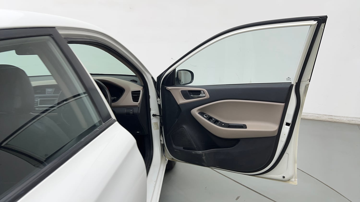 Used 2016 Hyundai Elite i20 Magna 1.2 Petrol Manual interior RIGHT FRONT DOOR OPEN VIEW