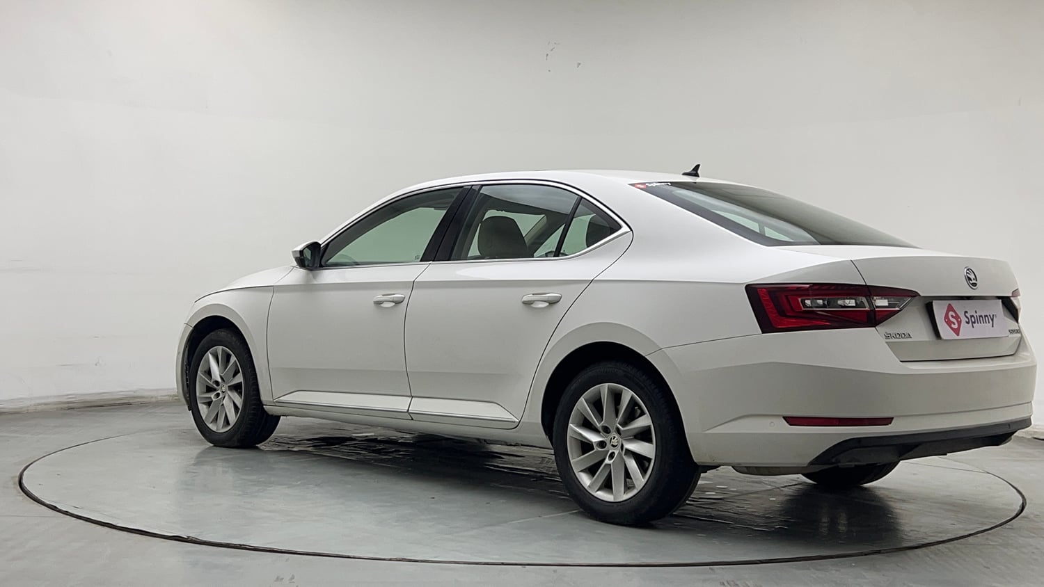 Used 2018 Skoda Superb L&K TSI AT Petrol Automatic exterior LEFT REAR CORNER VIEW