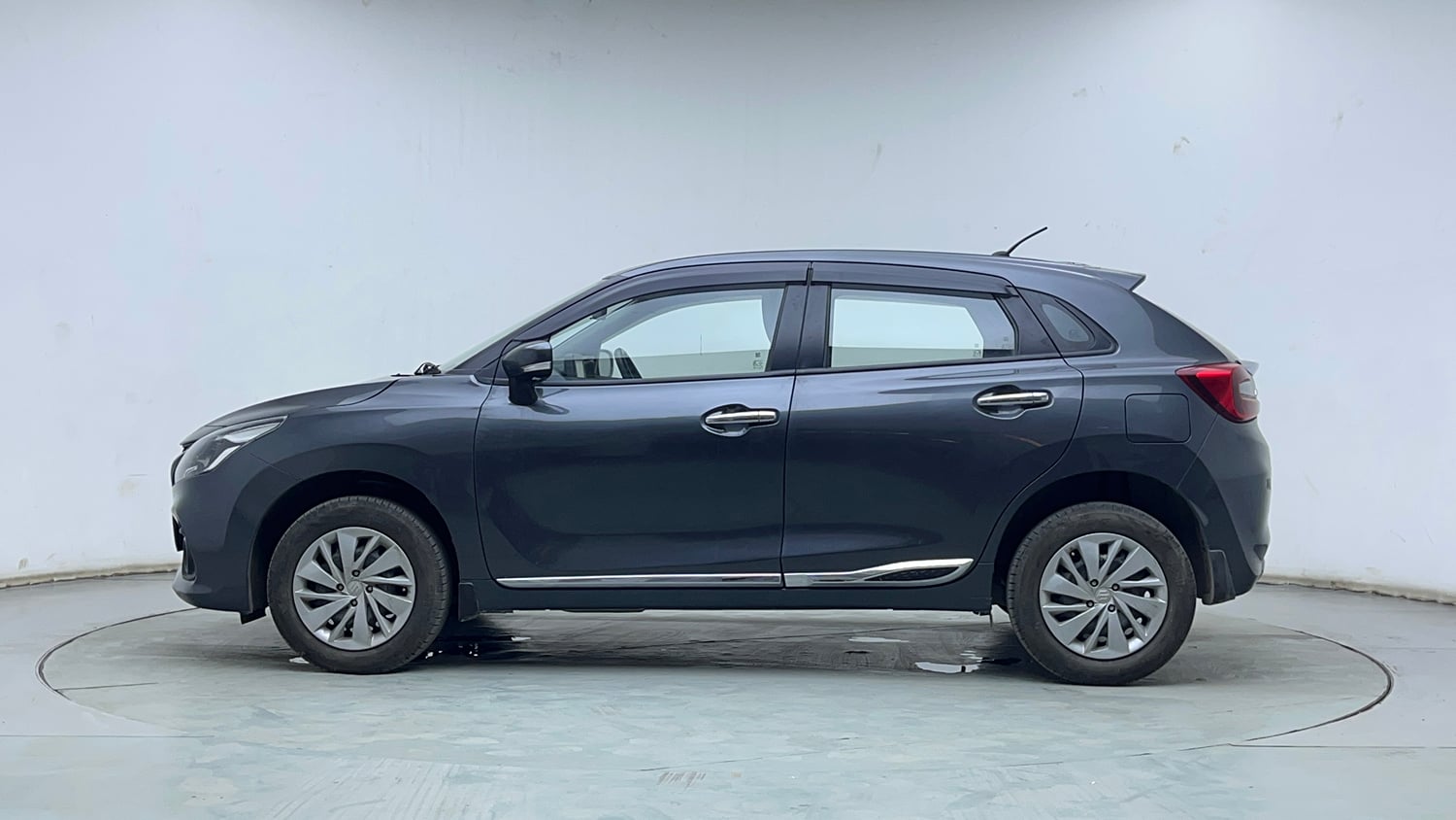 Used 2024 Maruti Suzuki Baleno Delta MT Petrol Manual exterior LEFT SIDE VIEW