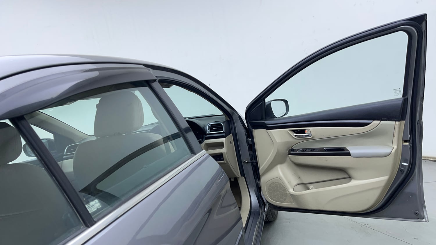 Used 2018 Maruti Suzuki Ciaz Delta 1.3 Hybrid Diesel Manual interior RIGHT FRONT DOOR OPEN VIEW