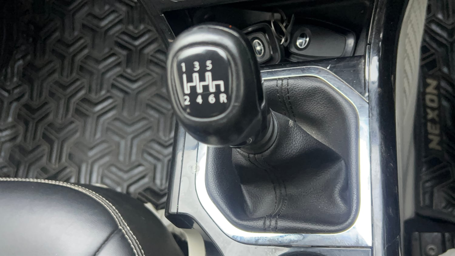 Used 2023 Tata Nexon XZ Plus (S) Petrol Manual interior GEAR  KNOB VIEW