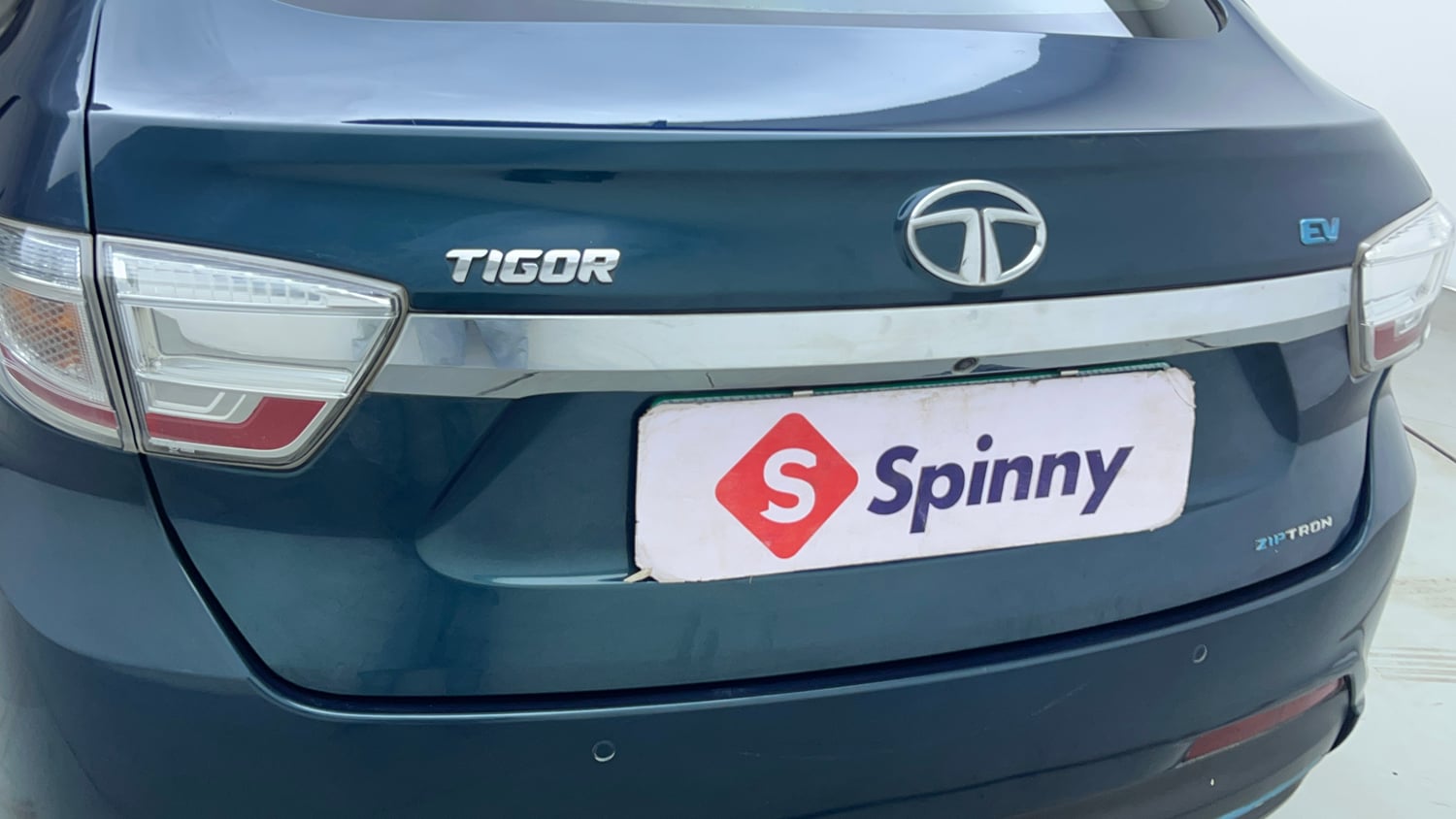 Used 2022 Tata Tigor EV XZ Plus Electric Automatic dents MINOR SCRATCH