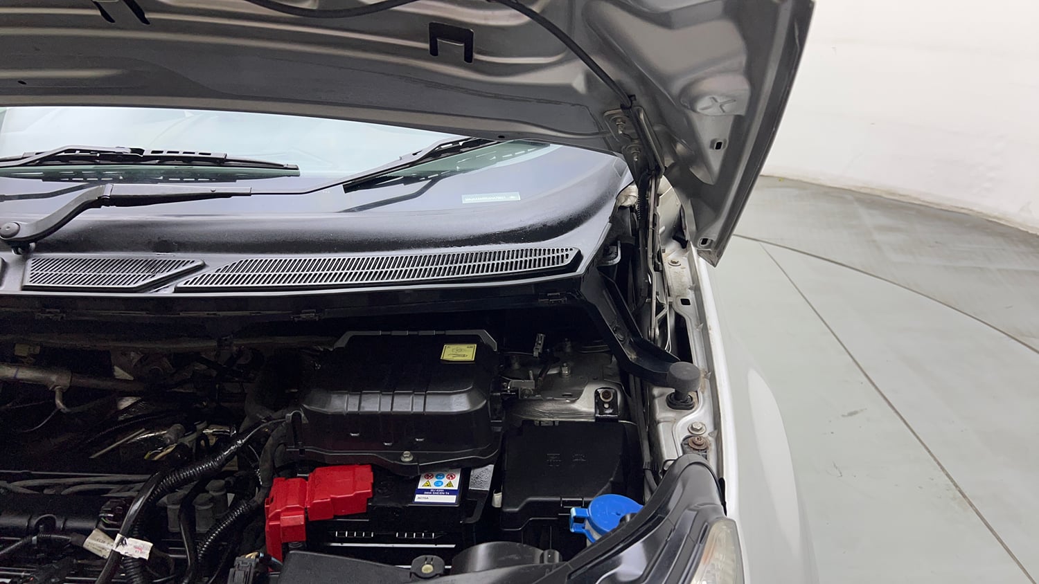 Used 2017 Ford EcoSport Titanium 1.5L Ti-VCT AT Petrol Automatic engine ENGINE LEFT SIDE HINGE & APRON VIEW