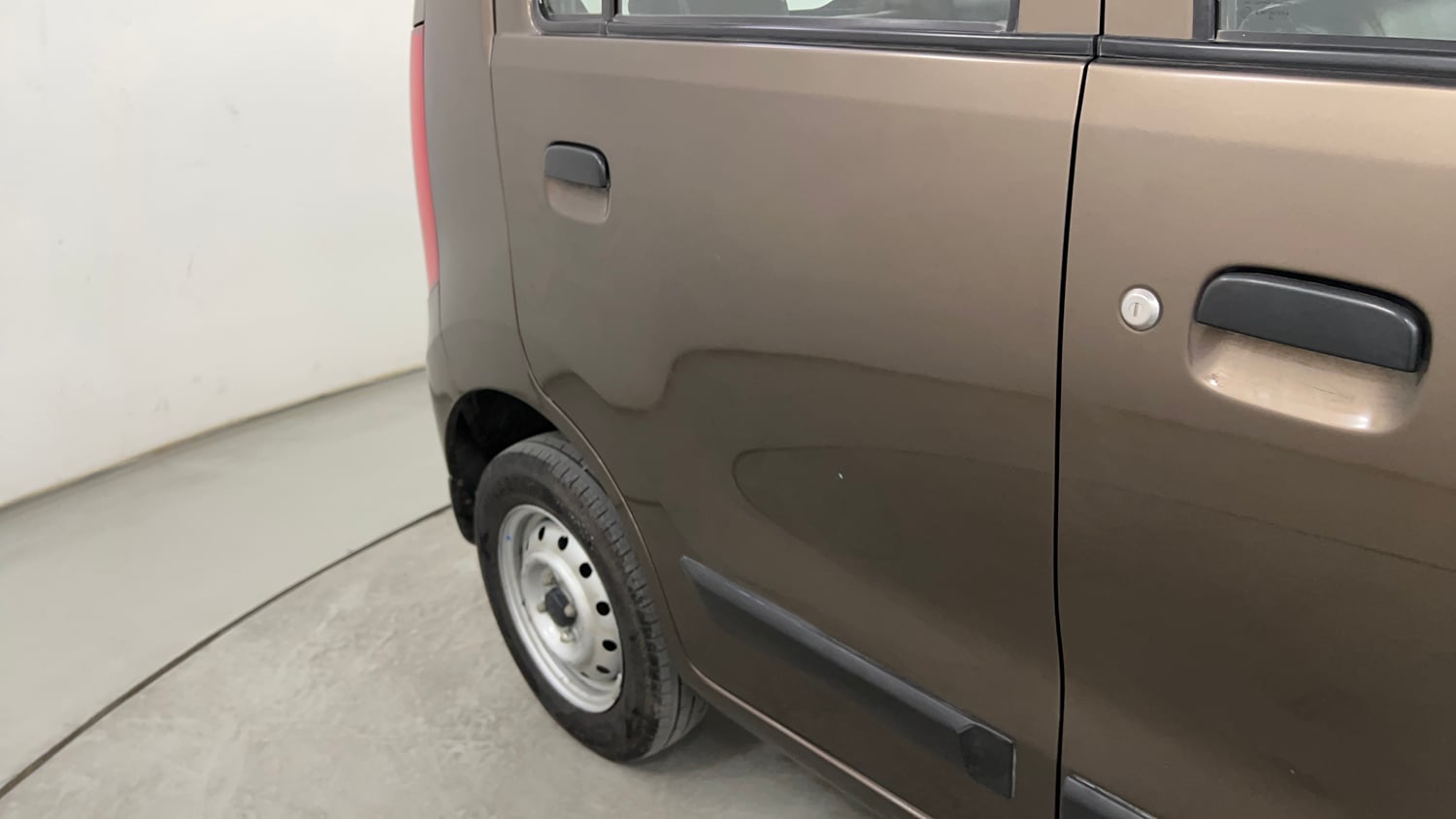 Used 2018 Maruti Suzuki Wagon R LXI CNG (O) Cng Manual dents MINOR SCRATCH