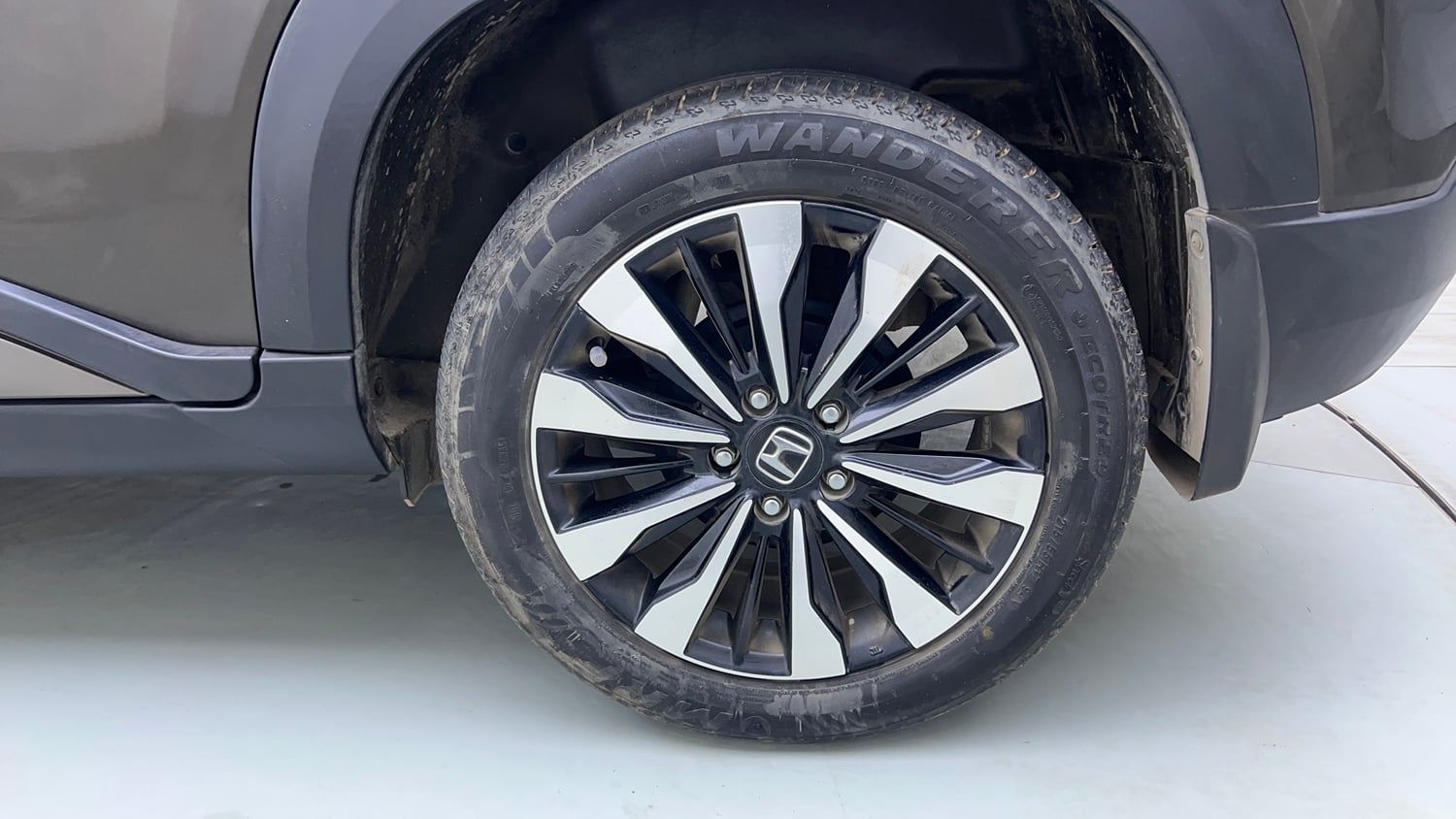 Used 2024 Honda Elevate ZX CVT Petrol Automatic tyres LEFT REAR TYRE RIM VIEW