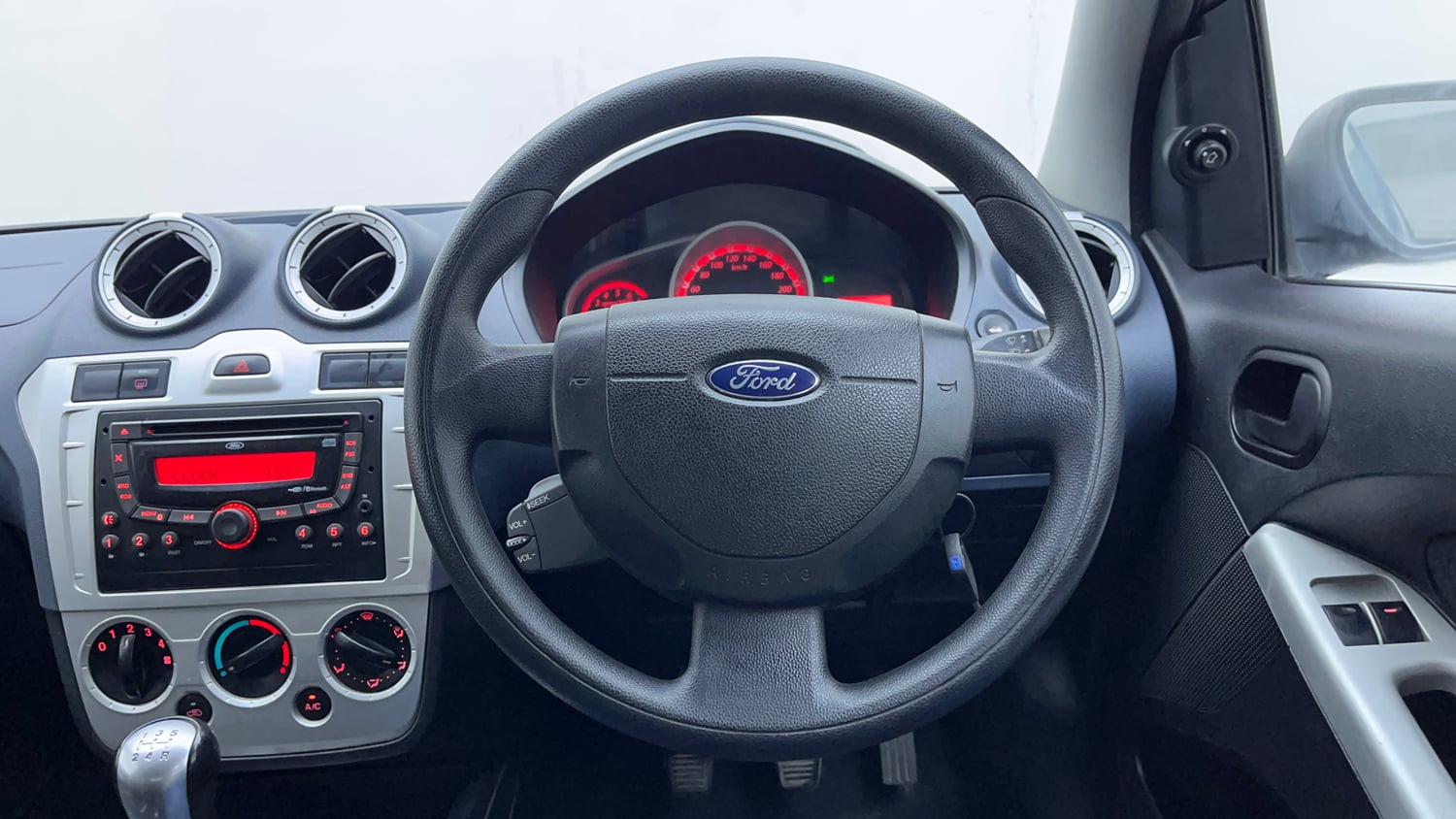 Used 2014 Ford Figo Duratorq Diesel Titanium 1.4 Diesel Manual interior STEERING VIEW