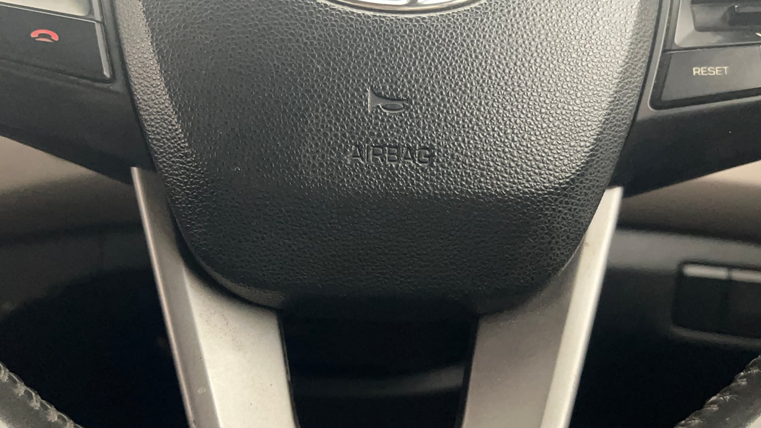 Used 2017 Hyundai Creta SX Plus 1.6 AT Petrol Petrol Automatic top_features Airbags