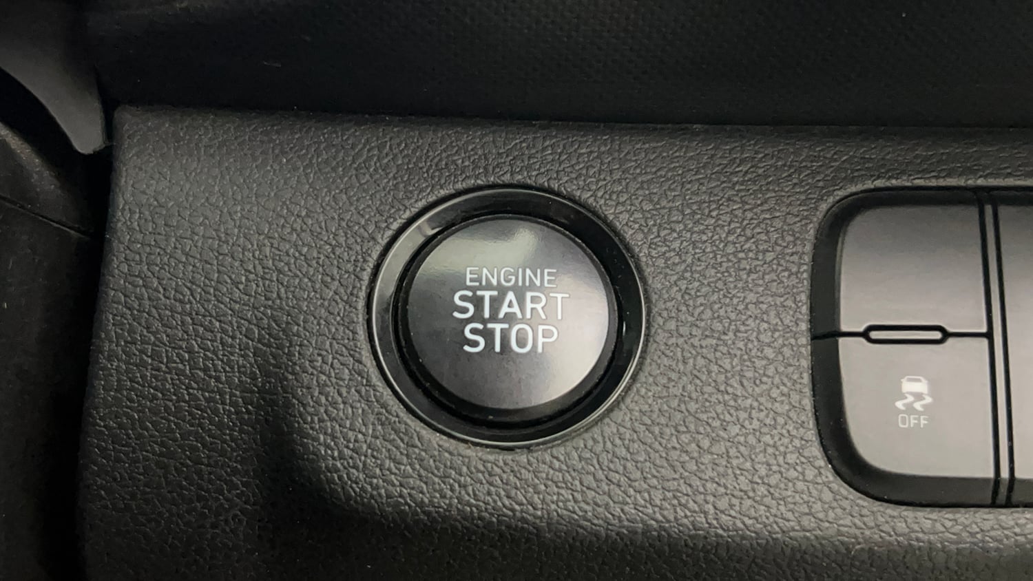 Used 2019 Hyundai Venue SX 1.4 (O) CRDi Diesel Manual top_features Keyless start