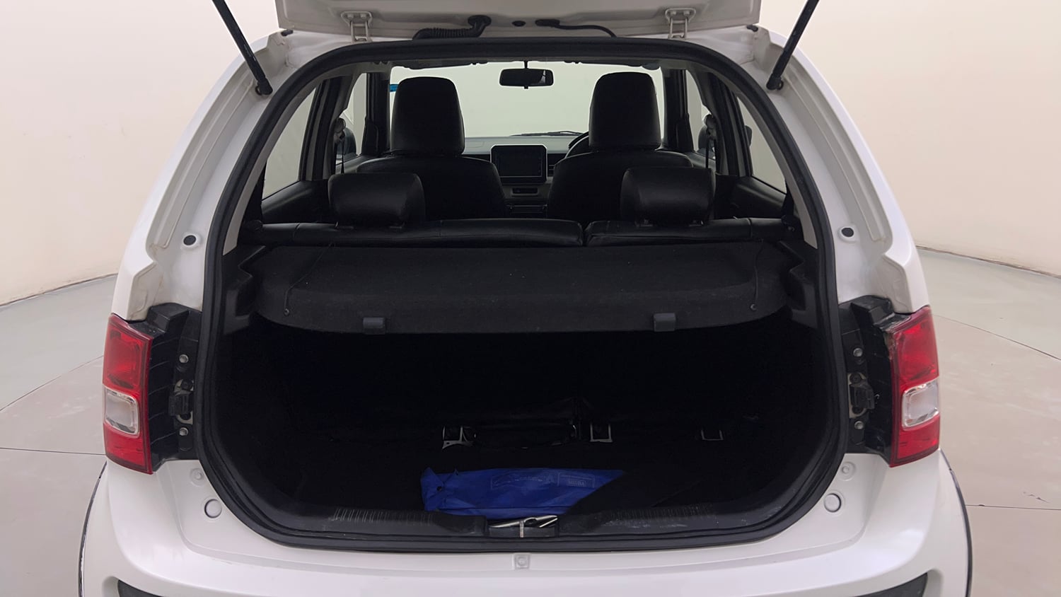 Used 2018 Maruti Suzuki Ignis Alpha 1.2 AMT Petrol Automatic interior DICKY INSIDE VIEW
