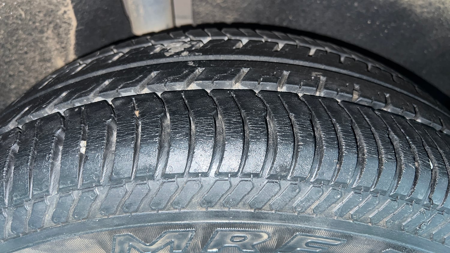 Used 2019 Ford EcoSport Titanium 1.5L Ti-VCT Petrol Manual tyres RIGHT REAR TYRE TREAD VIEW