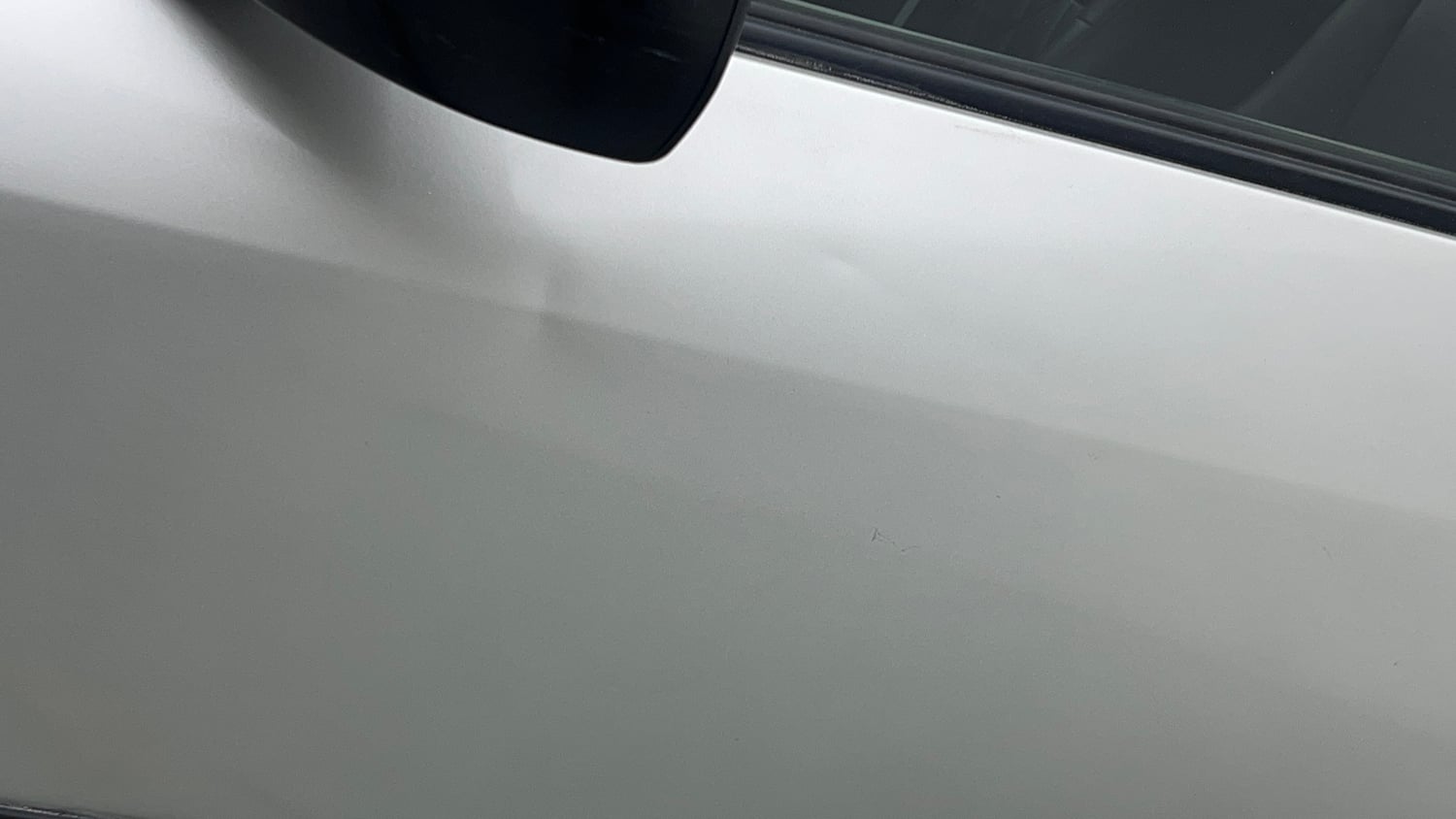 Used 2015 Maruti Suzuki Swift Lxi (O) Petrol Manual dents MINOR SCRATCH