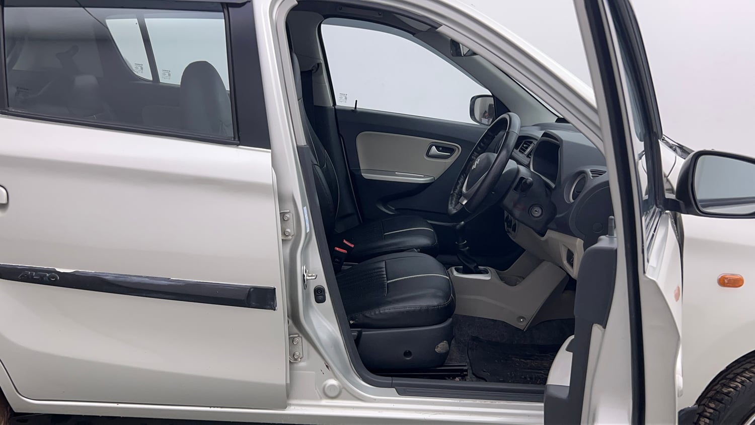 Used 2017 Maruti Suzuki Alto K10 VXi (O) Petrol Manual interior RIGHT SIDE FRONT DOOR CABIN VIEW
