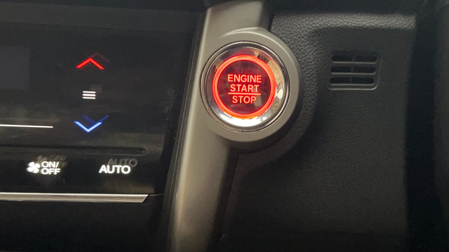 Used 2018 Honda City V CVT Petrol Petrol Automatic top_features Keyless start