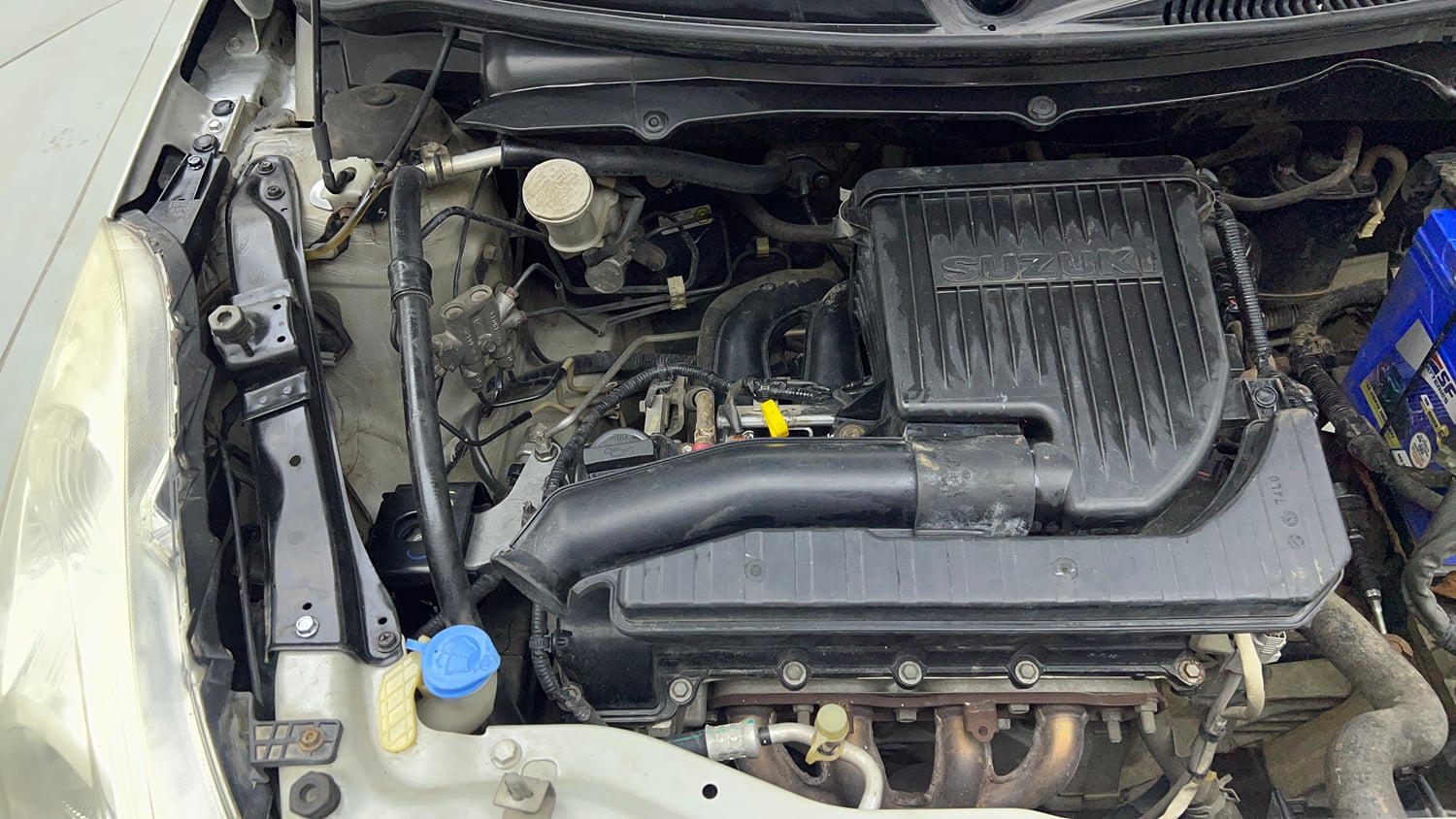 Used 2017 Maruti Suzuki Swift Lxi (O) Petrol Manual engine ENGINE RIGHT SIDE VIEW