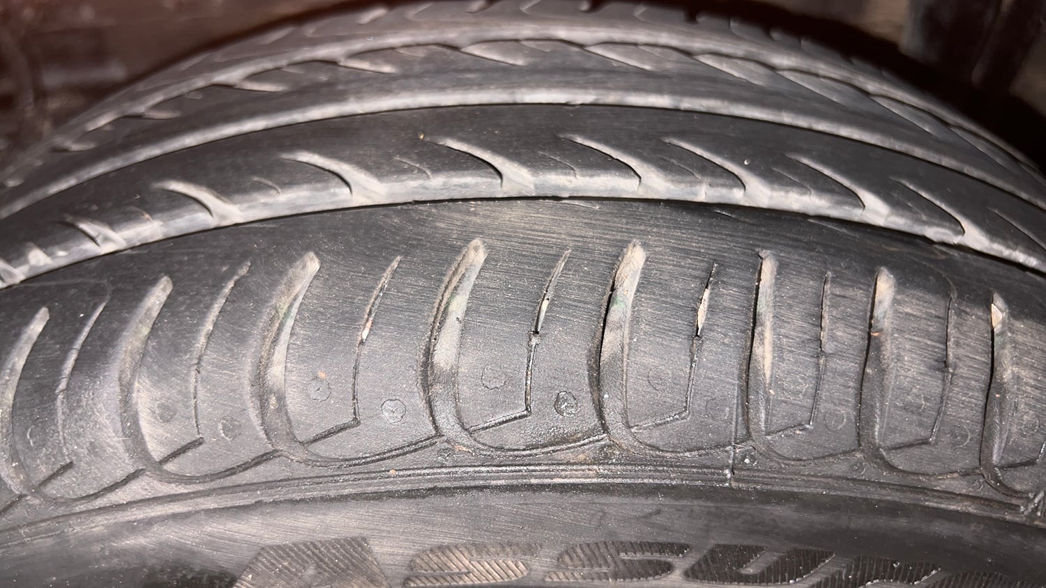 Used 2019 Tata Tiago Revotron XZ Plus Petrol Manual tyres LEFT REAR TYRE TREAD VIEW
