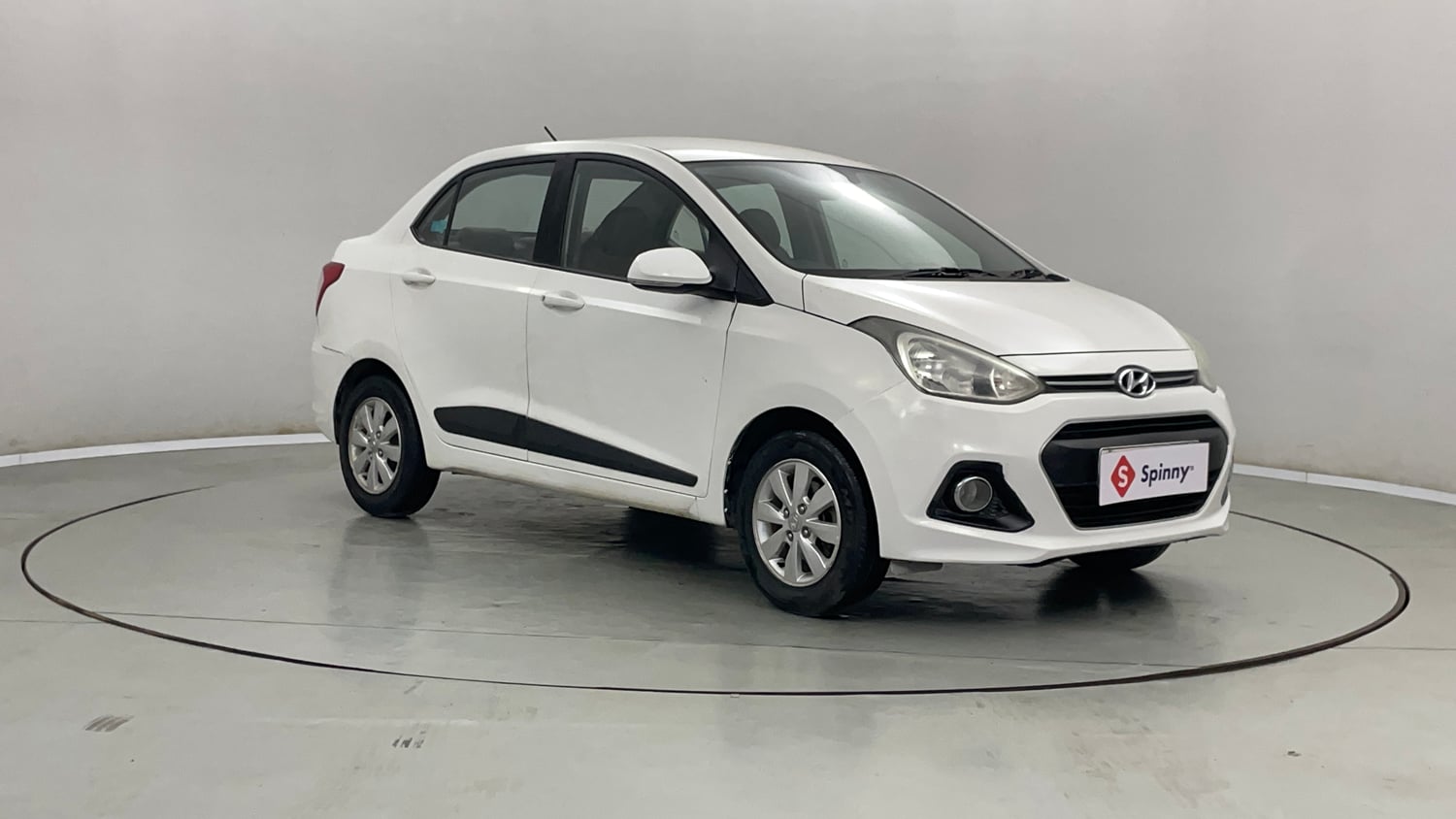 Used 2014 Hyundai Xcent S 1.2 (O) Petrol Manual exterior RIGHT FRONT CORNER VIEW