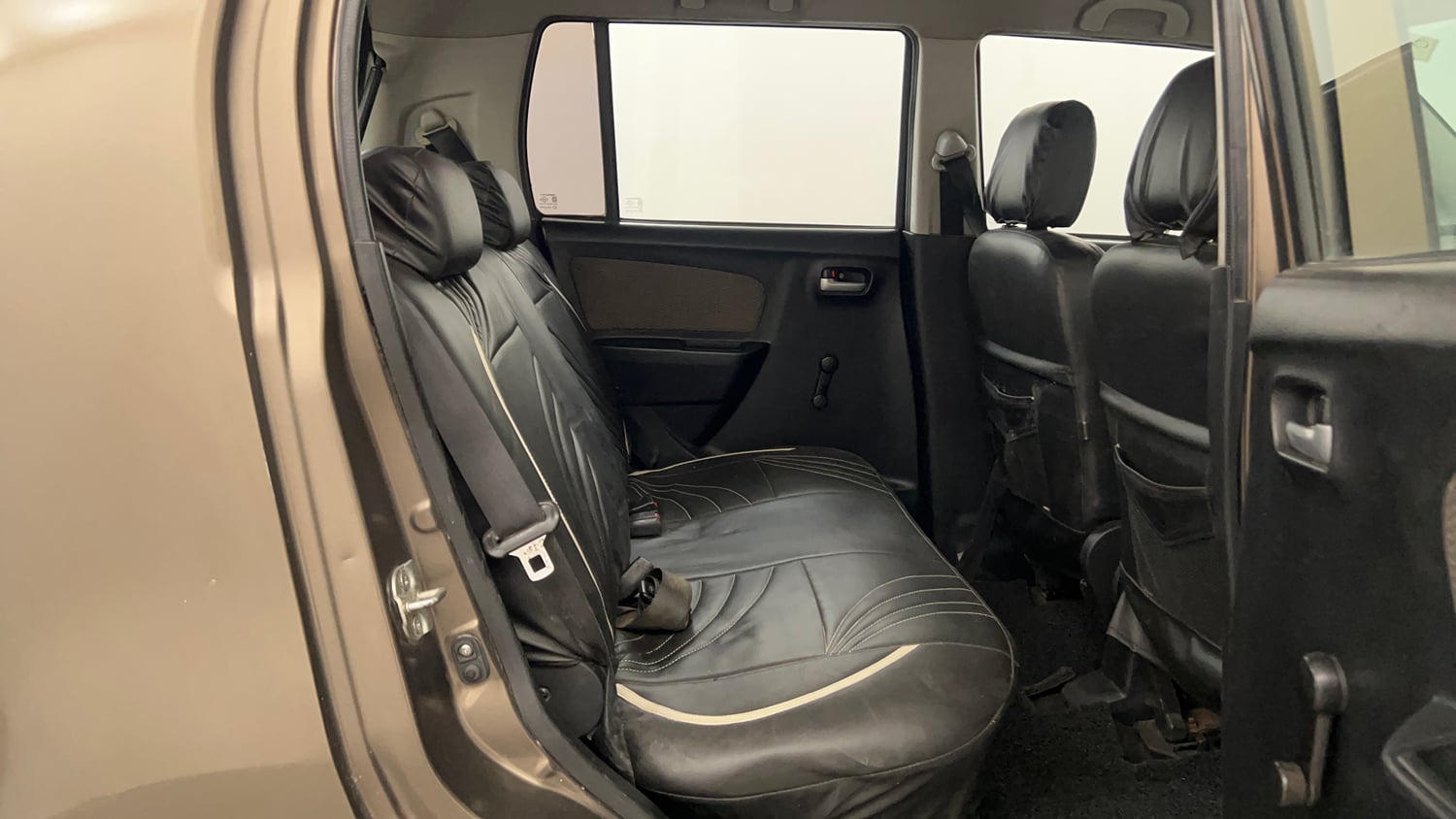 Used 2013 Maruti Suzuki Wagon R LXI CNG Cng Manual interior RIGHT SIDE REAR DOOR CABIN VIEW