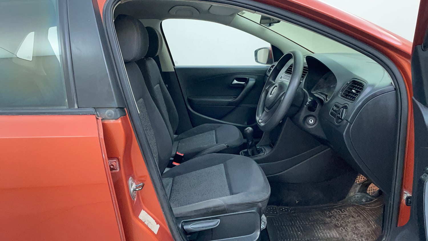 Used 2014 Volkswagen Polo Comfortline 1.2L (P) Petrol Manual interior RIGHT SIDE FRONT DOOR CABIN VIEW