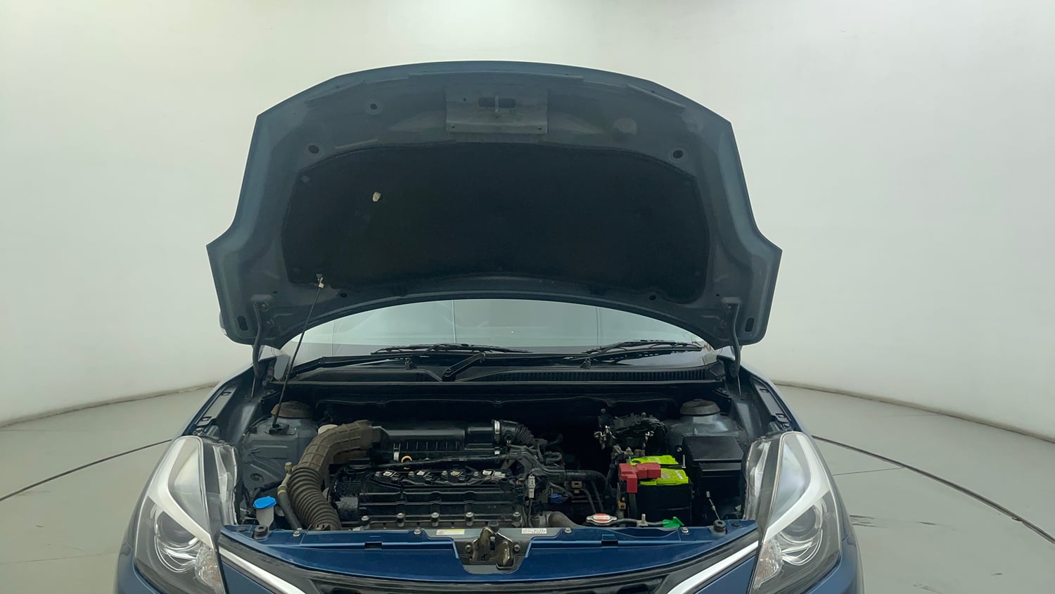 Used 2016 Maruti Suzuki Baleno Alpha 1.2 Petrol Manual engine ENGINE & BONNET OPEN FRONT VIEW