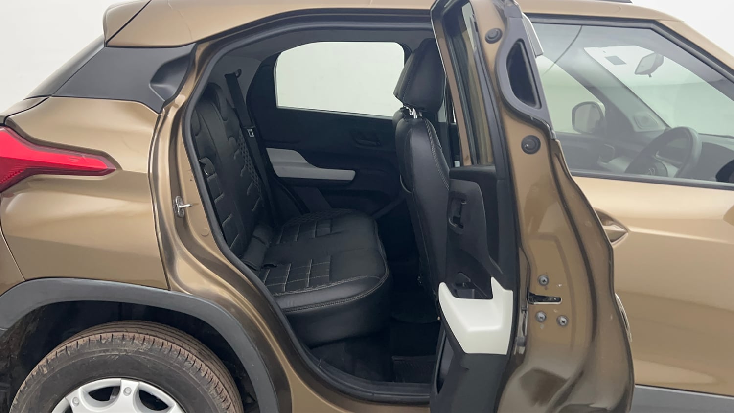 Used 2022 Tata Punch Accomplished AMT Petrol Automatic interior RIGHT SIDE REAR DOOR CABIN VIEW