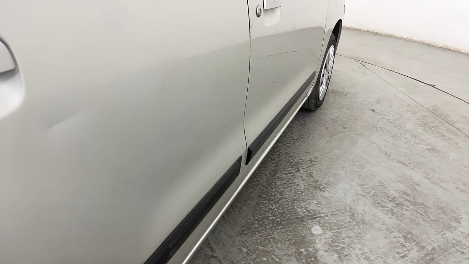 Used 2015 Maruti Suzuki Wagon R VXI Petrol Manual dents MINOR SCRATCH