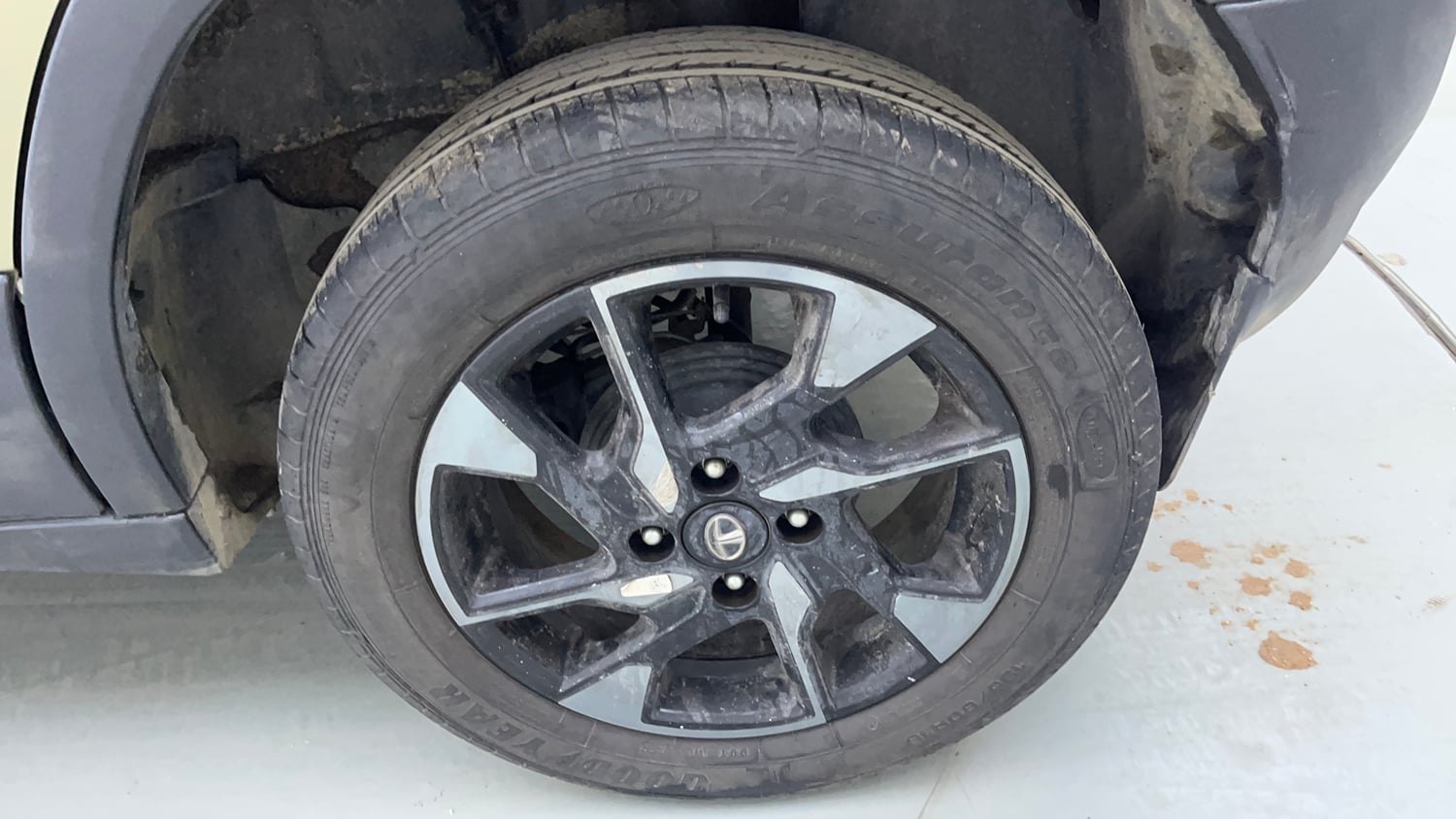 Used 2022 Tata Punch Kaziranga Creative MT Petrol Manual tyres LEFT REAR TYRE RIM VIEW