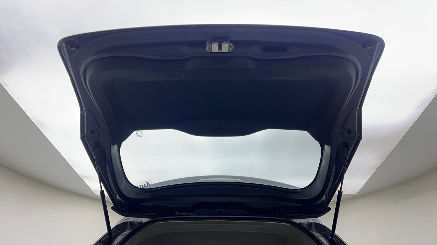 Used 2018 Maruti Suzuki Vitara Brezza [2016-2020] LDi Diesel Manual interior DICKY DOOR OPEN VIEW