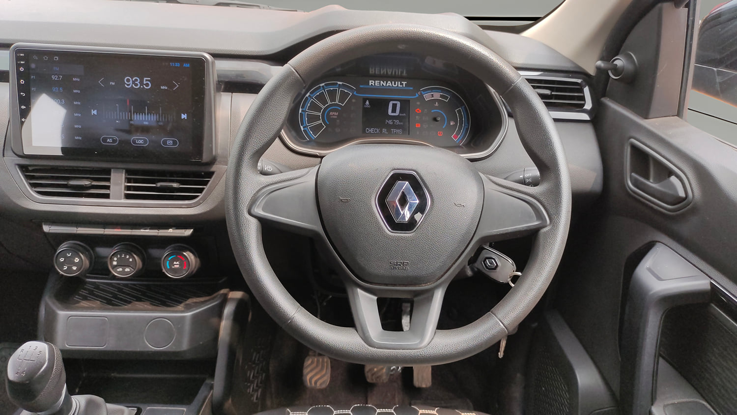 Used 2024 Renault Kiger RXE Petrol Manual interior STEERING VIEW