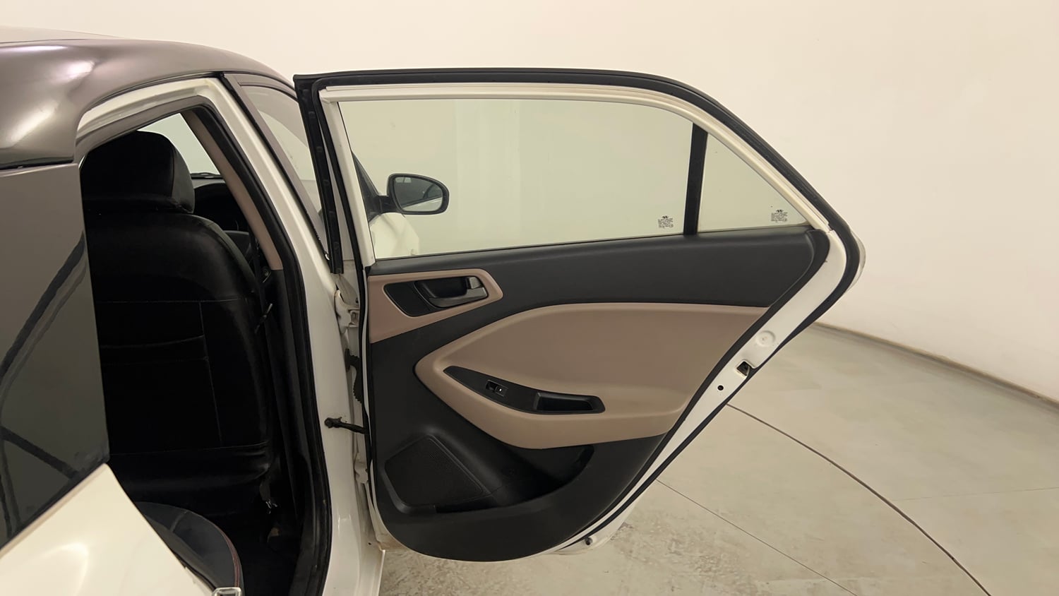 Used 2016 Hyundai Elite i20 Magna 1.2 Petrol Manual interior RIGHT REAR DOOR OPEN VIEW