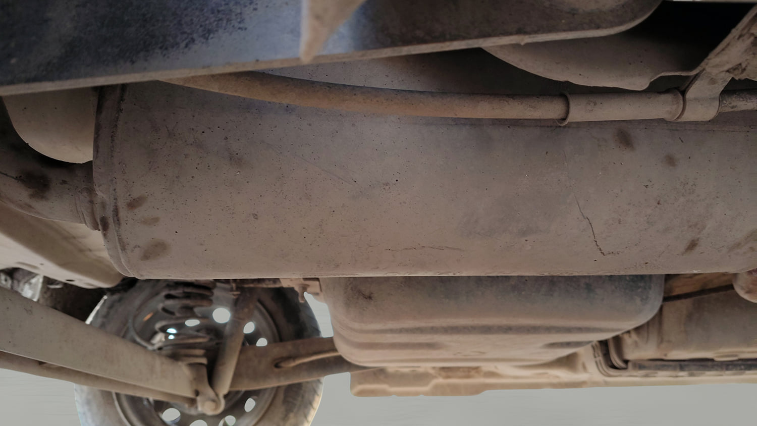 Used 2018 Hyundai Eon Magna + Petrol Manual extra REAR RIGHT UNDERBODY VIEW