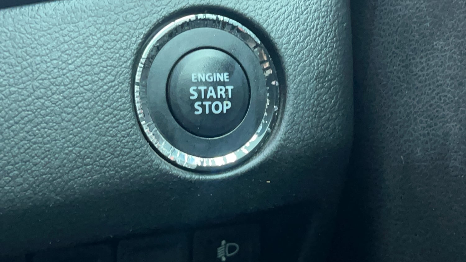Used 2017 Maruti Suzuki Baleno Zeta 1.2 Petrol Manual top_features Keyless start
