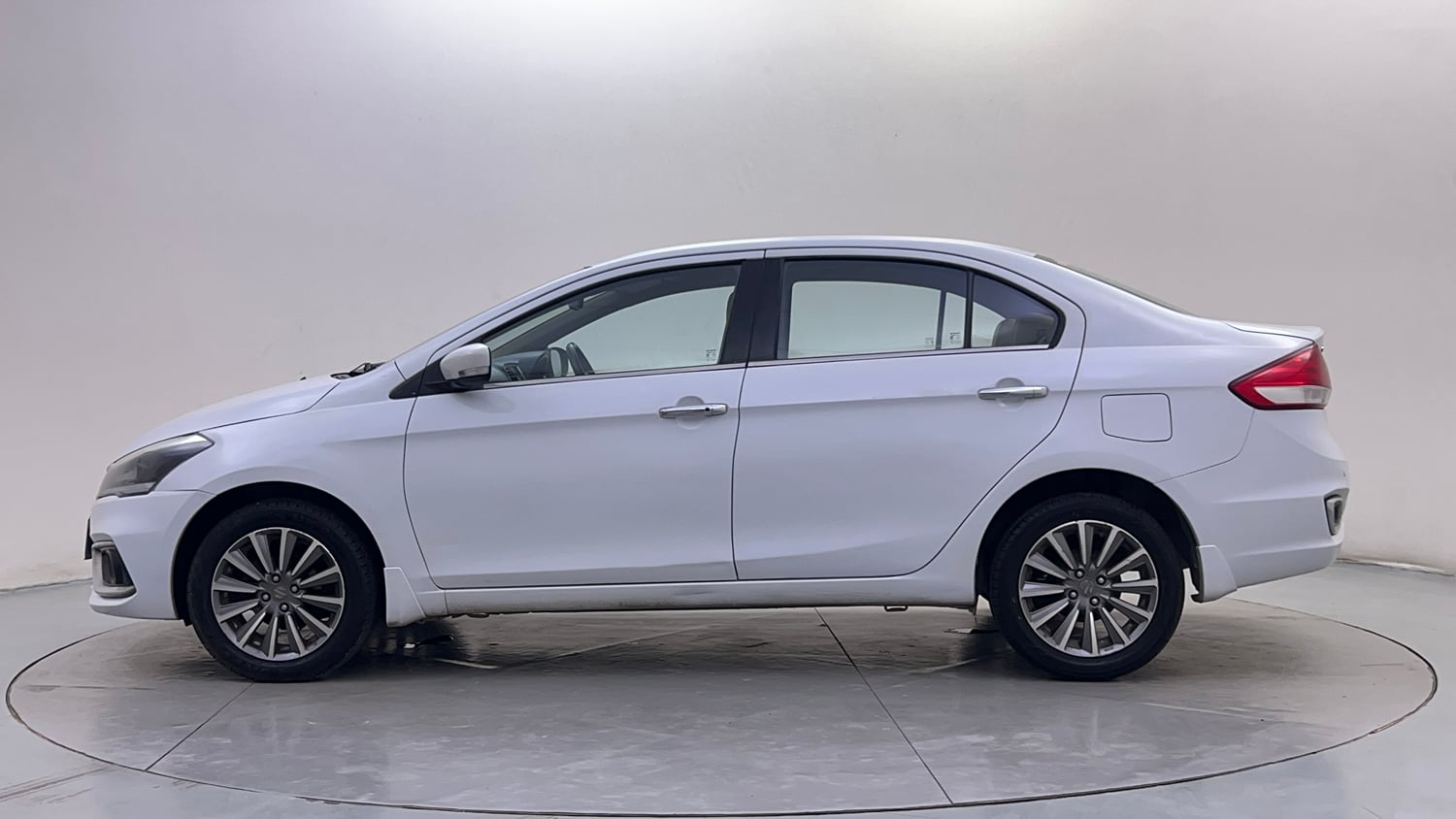 Used 2018 Maruti Suzuki Ciaz Alpha 1.3 Diesel Diesel Manual exterior LEFT SIDE VIEW