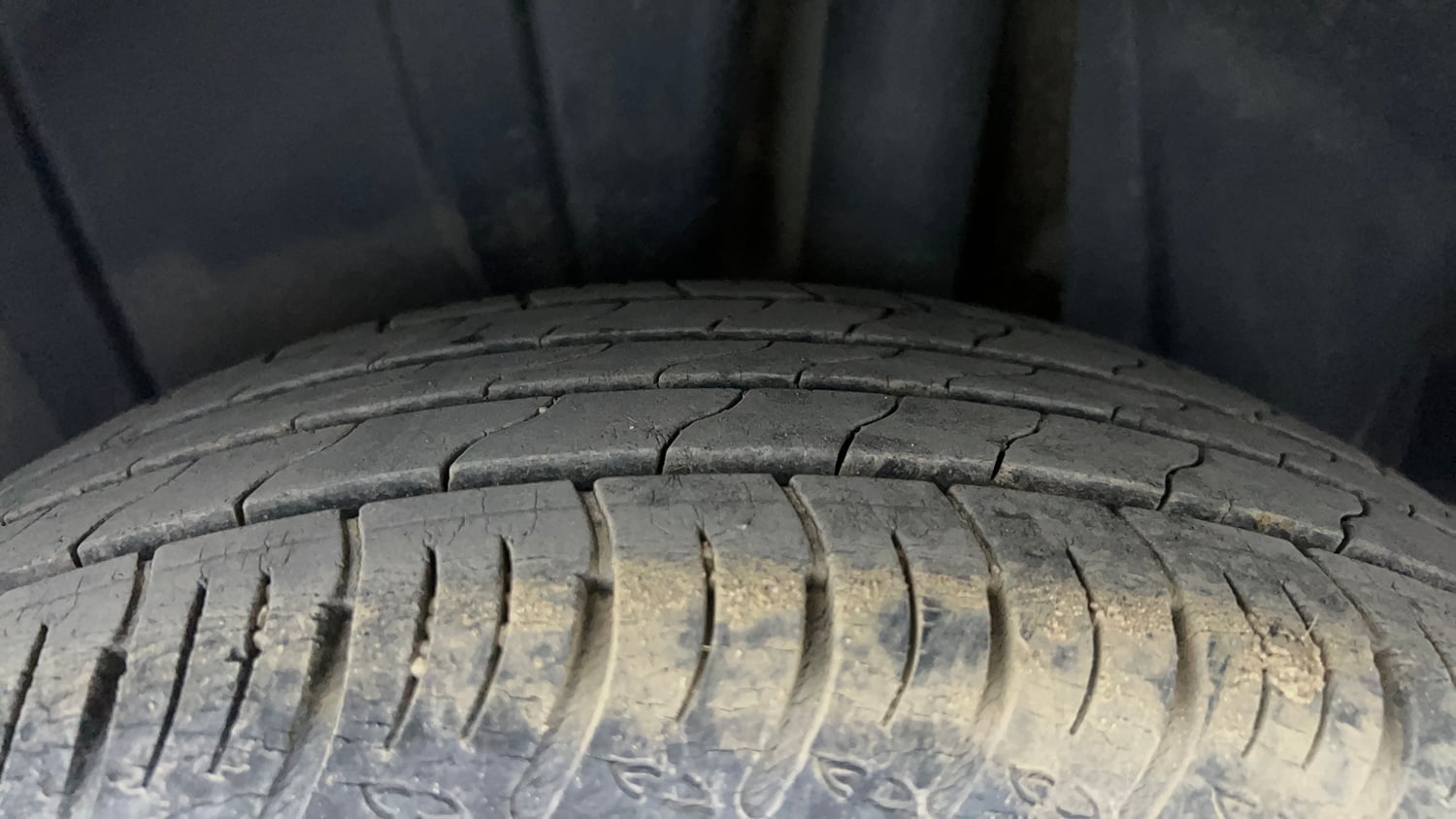 Used 2023 Maruti Suzuki XL6 Zeta AT Petrol Petrol Automatic tyres LEFT REAR TYRE TREAD VIEW