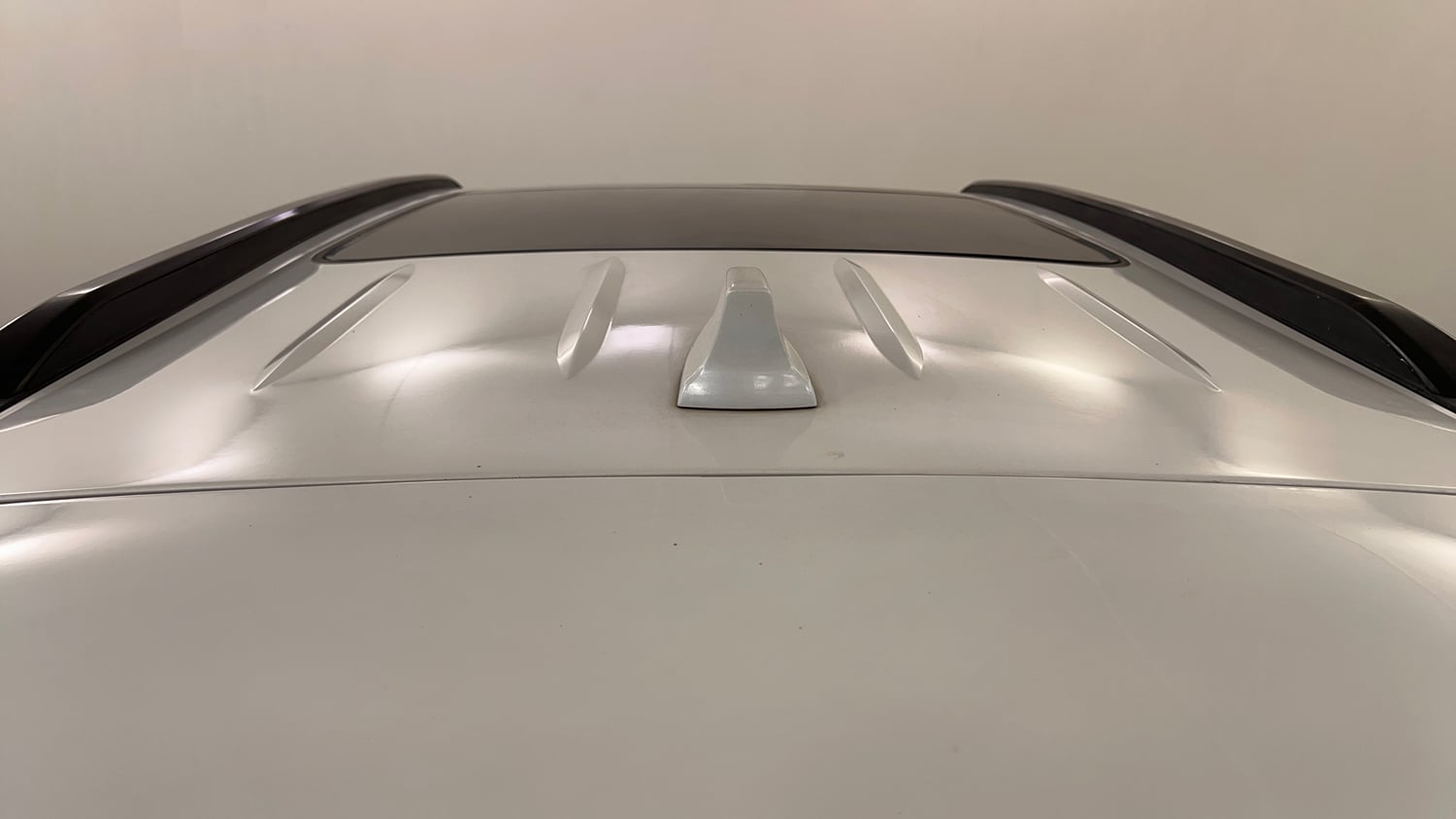 Used 2024 Mahindra XUV700 AX7 Diesel MT 7 STR Diesel Manual exterior EXTERIOR ROOF VIEW