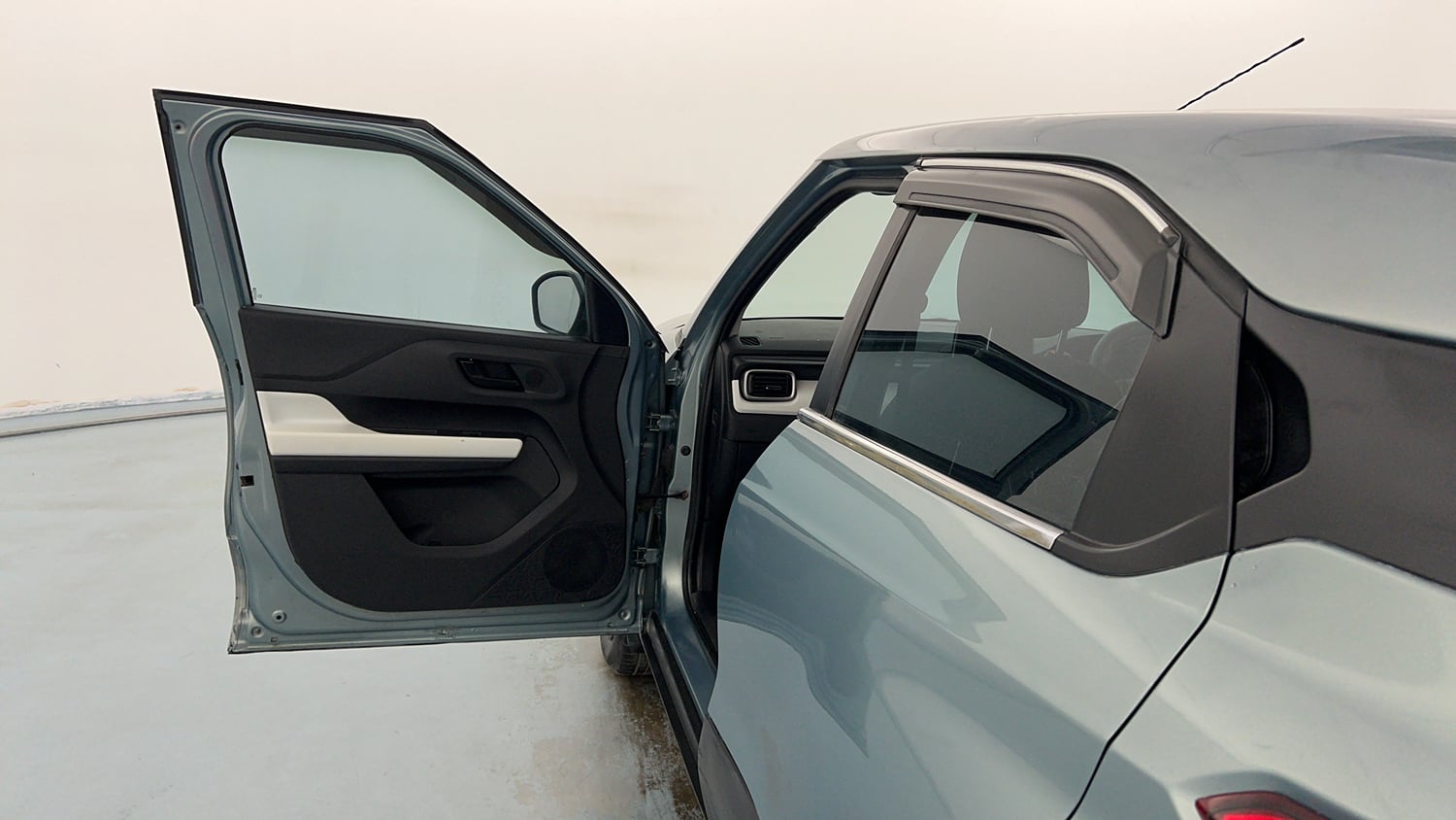 Used 2022 Tata Punch Accomplished MT Petrol Manual interior LEFT FRONT DOOR OPEN VIEW