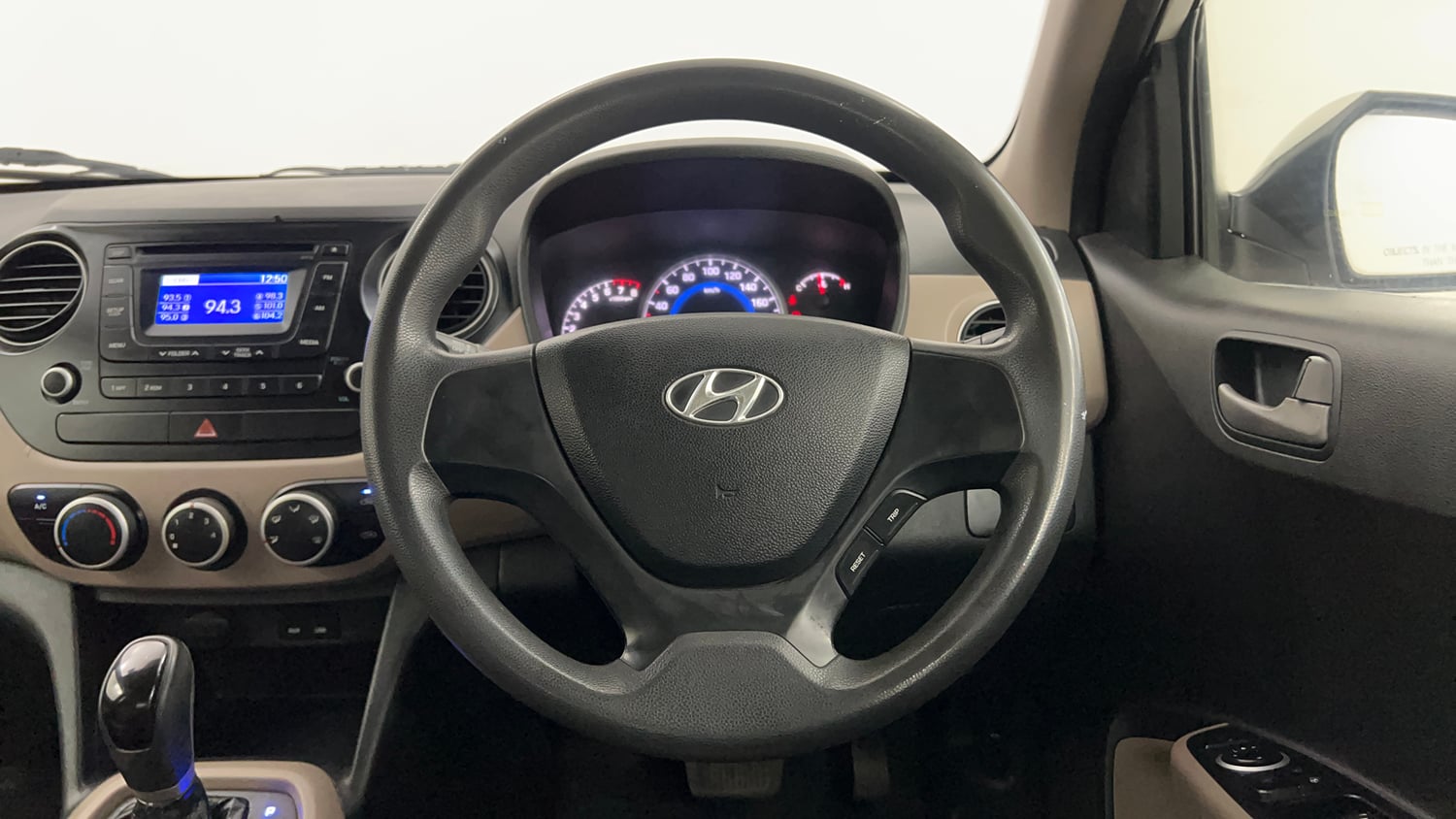 Used 2015 Hyundai Grand i10 Sportz AT 1.2 Kappa VTVT Petrol Automatic interior STEERING VIEW
