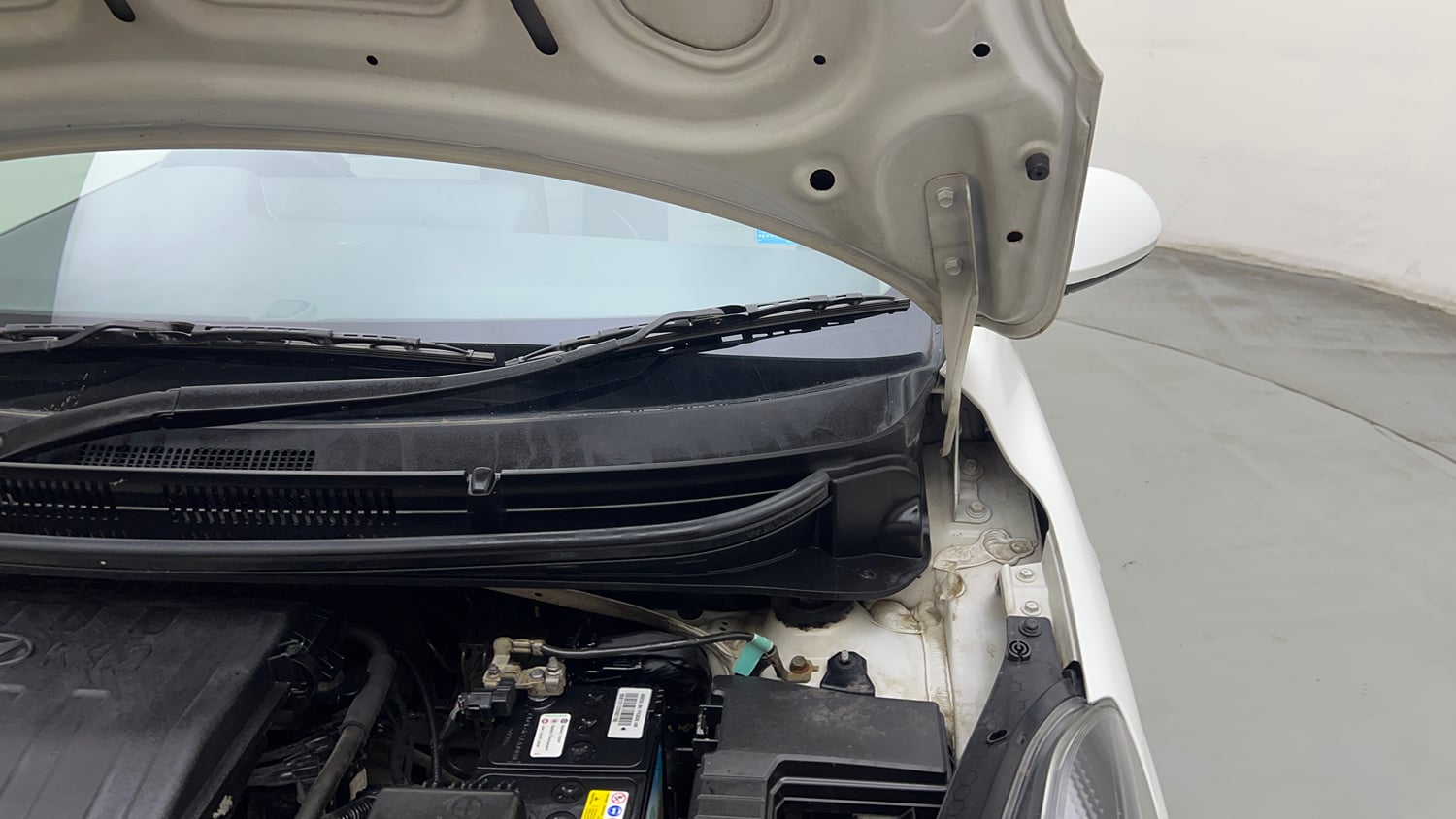 Used 2023 Hyundai Aura S 1.2 Petrol Petrol Manual engine ENGINE LEFT SIDE HINGE & APRON VIEW