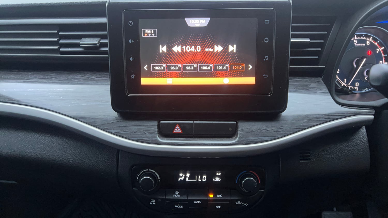 Used 2023 Maruti Suzuki XL6 Zeta AT Petrol Petrol Automatic interior MUSIC SYSTEM & AC CONTROL VIEW