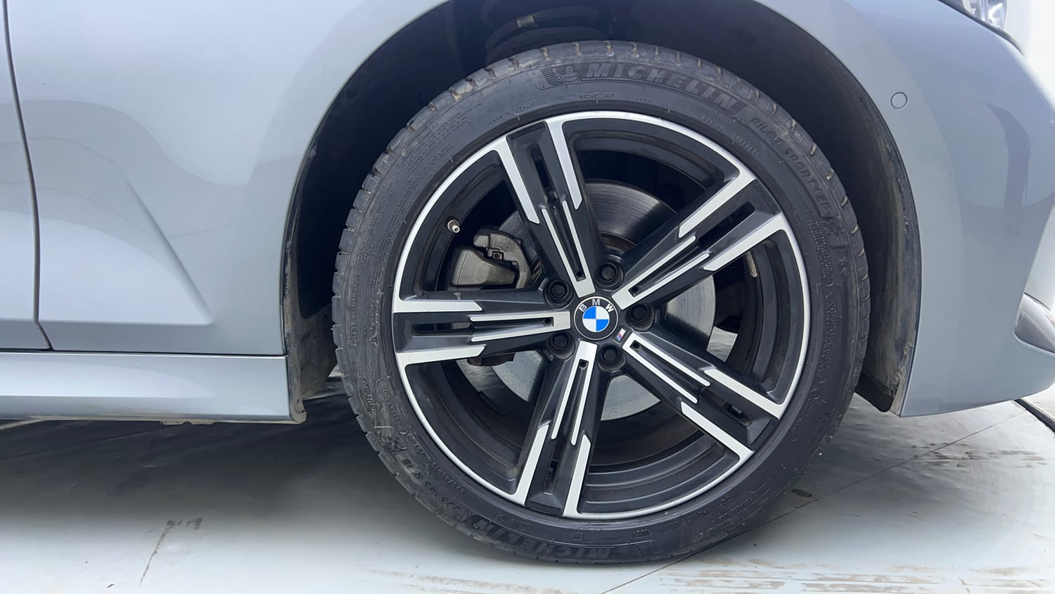 Used 2024 BMW 3 Series Gran Limousine 330Li M Sport Pro Editon Petrol Automatic tyres RIGHT FRONT TYRE RIM VIEW