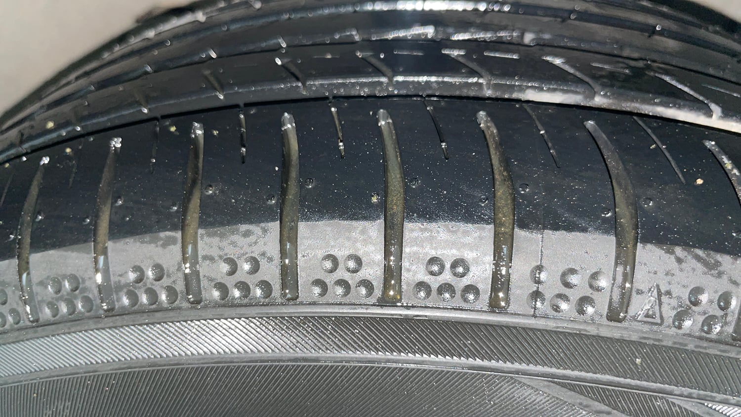 Used 2021 Tata Tiago XZ Plus Petrol Manual tyres LEFT FRONT TYRE TREAD VIEW