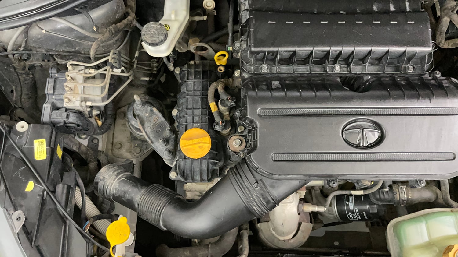 Used 2021 Tata Tiago XZ Plus Petrol Manual engine ENGINE RIGHT SIDE VIEW