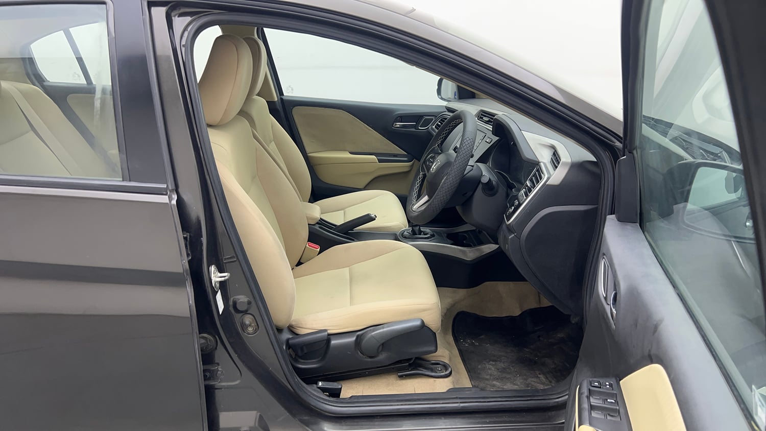 Used 2017 Honda City V Petrol Petrol Manual interior RIGHT SIDE FRONT DOOR CABIN VIEW