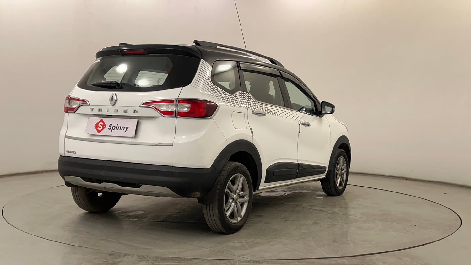 Used 2023 Renault Triber RXZ Petrol Manual exterior RIGHT REAR CORNER VIEW